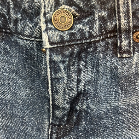 Volcom Yae Cut-Off Shorts, Size 3/26 - Picture 2 of 5